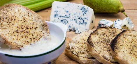 Próba przekonania ortodoksów kuchennych do czegoś więcej niż rosół, to jak napojenie konia benzyną i oczekiwanie, że pomknie jak ferrari