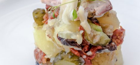 Sałatka z wędzoną rybą