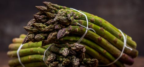 Jak obrać i ugotować szparagi