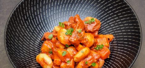 Gulasz wołowy z warzywami